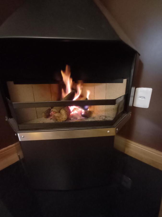 Gramado - Apartamento Aconchegante Com Lareira E Churrasqueira Luaran gambar