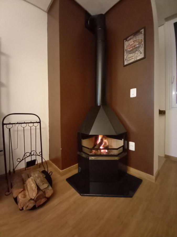 Gramado - Apartamento Aconchegante Com Lareira E Churrasqueira Luaran gambar